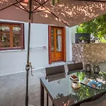 Mantelena & Family Appartement