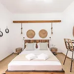Mantelena & Family Appartement Pollonia