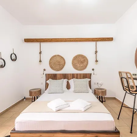 Mantelena & Family アパート ポロニア