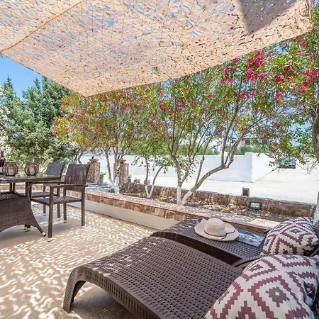 Mantelena & Family アパート