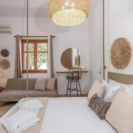 Mantelena & Family Apartment