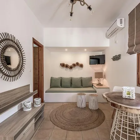 Mantelena & Family アパート