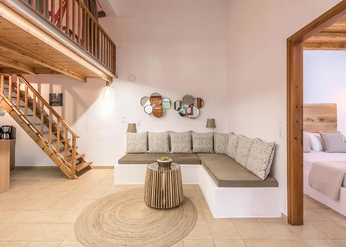 Mantelena & Family Поллония